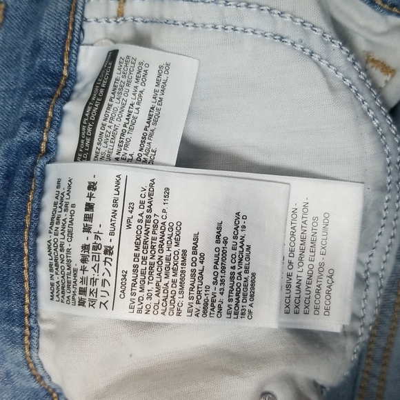 Levi's Classic Bermuda Shorts Size 29 - Picture 6 of 8